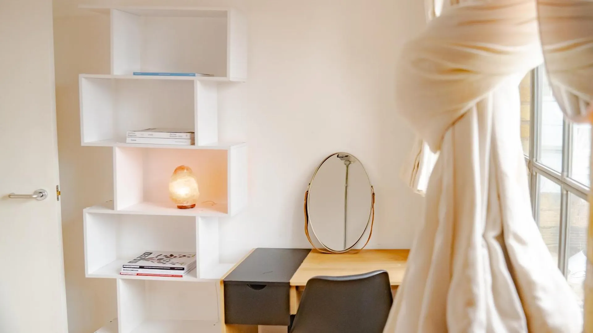 Loft Style Apartment Near O2, Abba Voyage, Excel London United Kingdom
