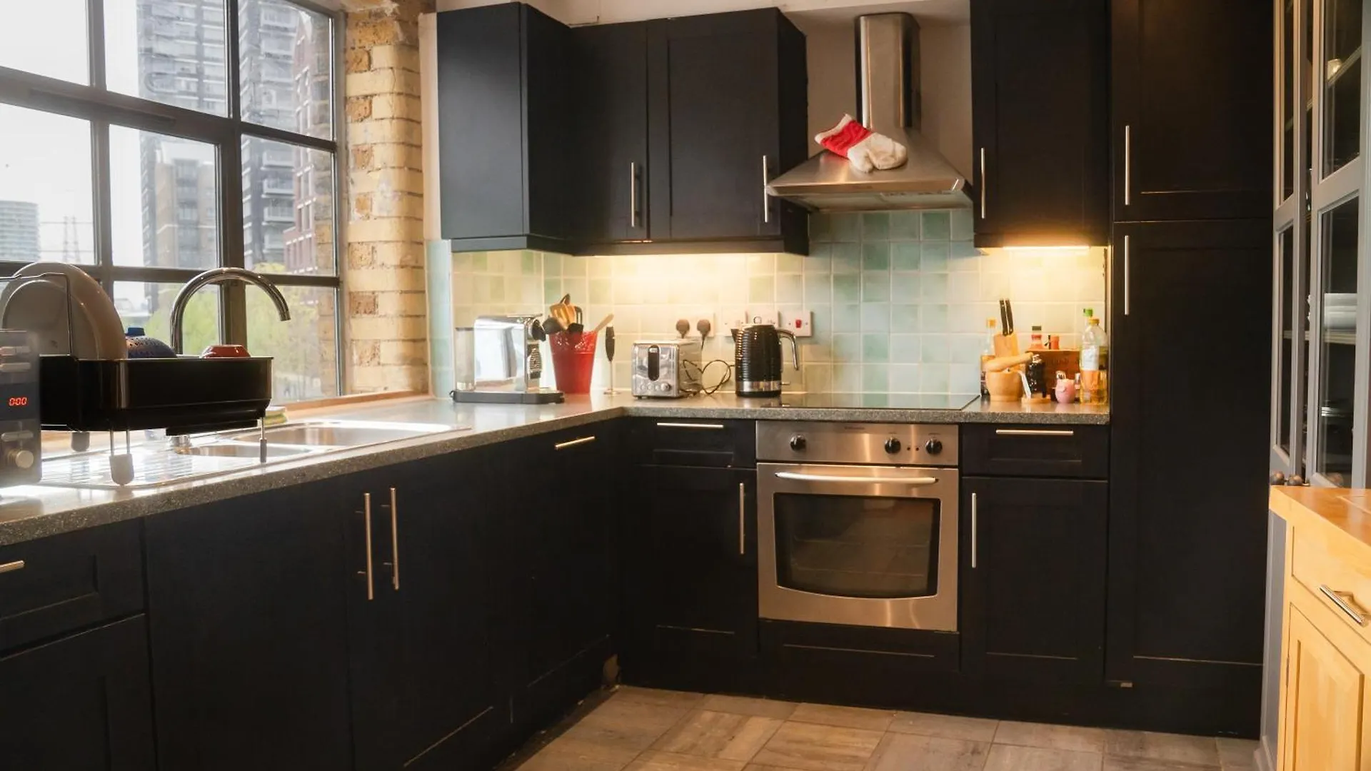 Loft Style Apartment Near O2, Abba Voyage, Excel London 0*,