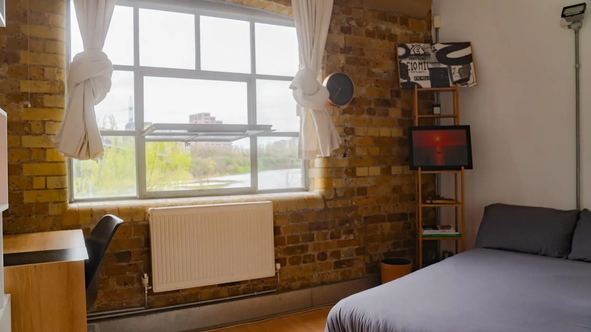Loft Style Apartment Near O2, Abba Voyage, Excel London